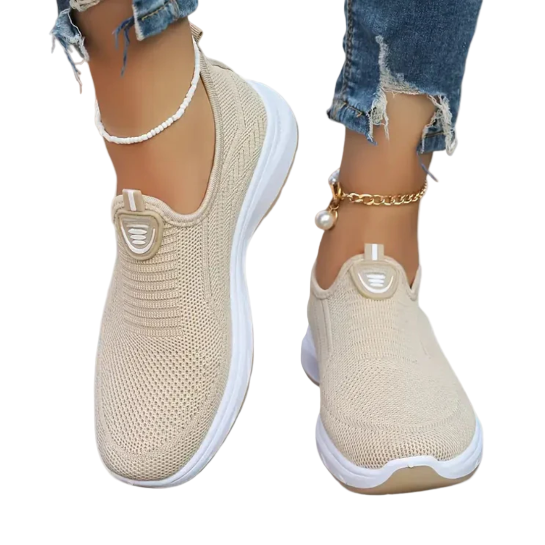 Breathable slip-on mesh shoes for women