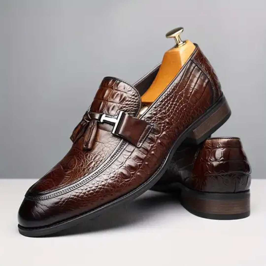 Ergonomic leather loafers with textured design for men