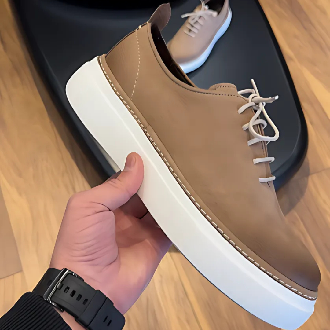 Men's trainers with ergonomic non-slip soles