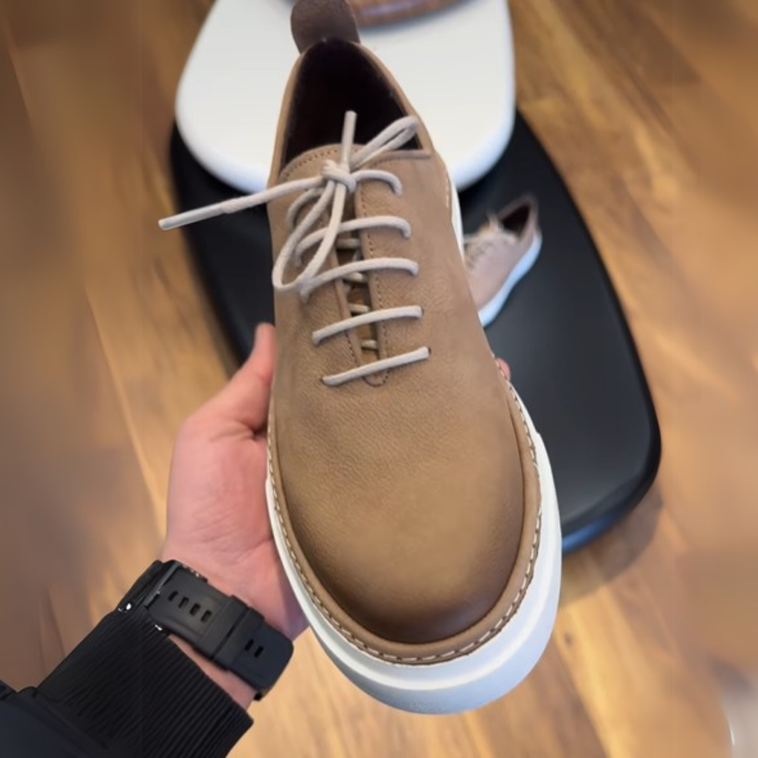 Men's trainers with ergonomic non-slip soles