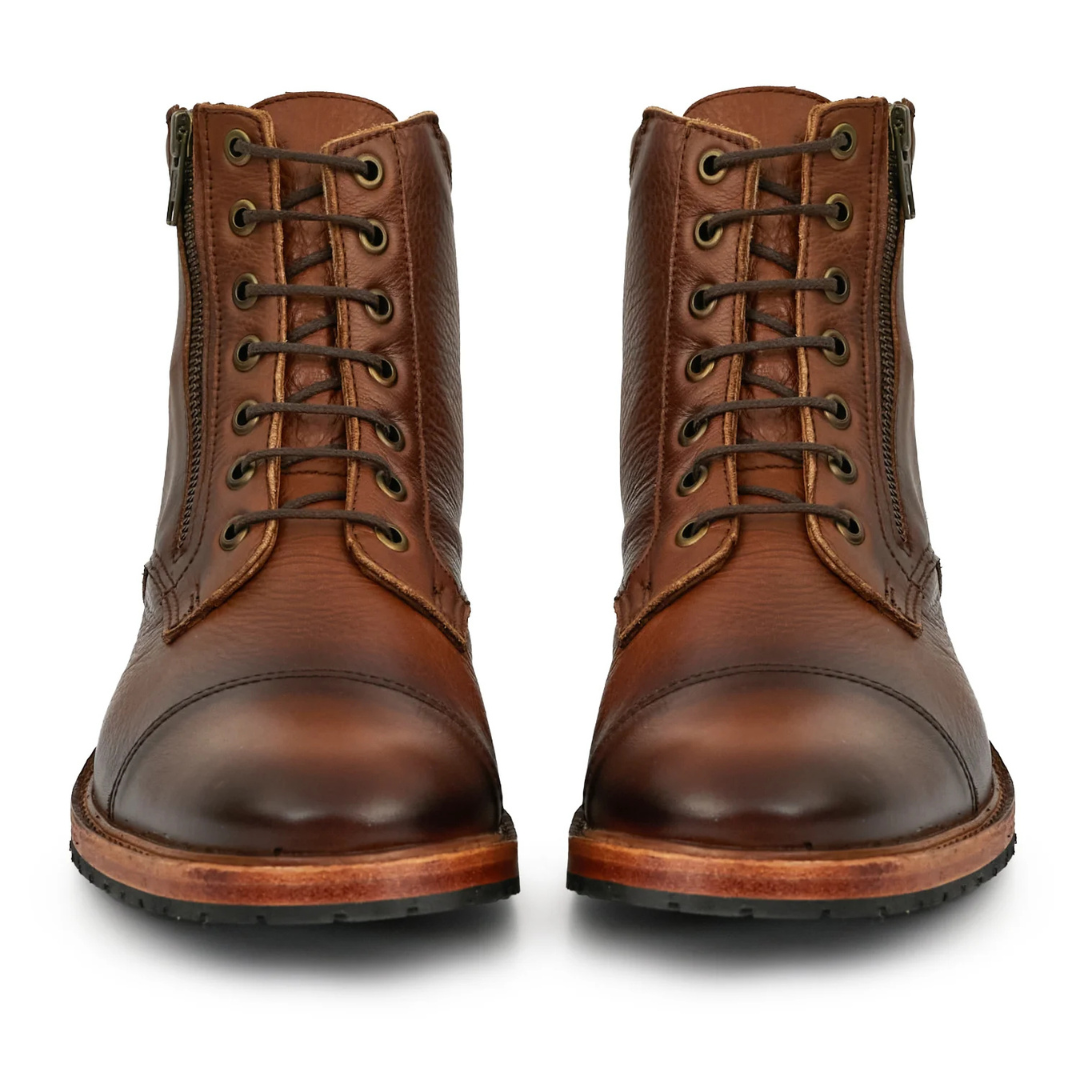 Vintage casual boots with adjustable fastening for men