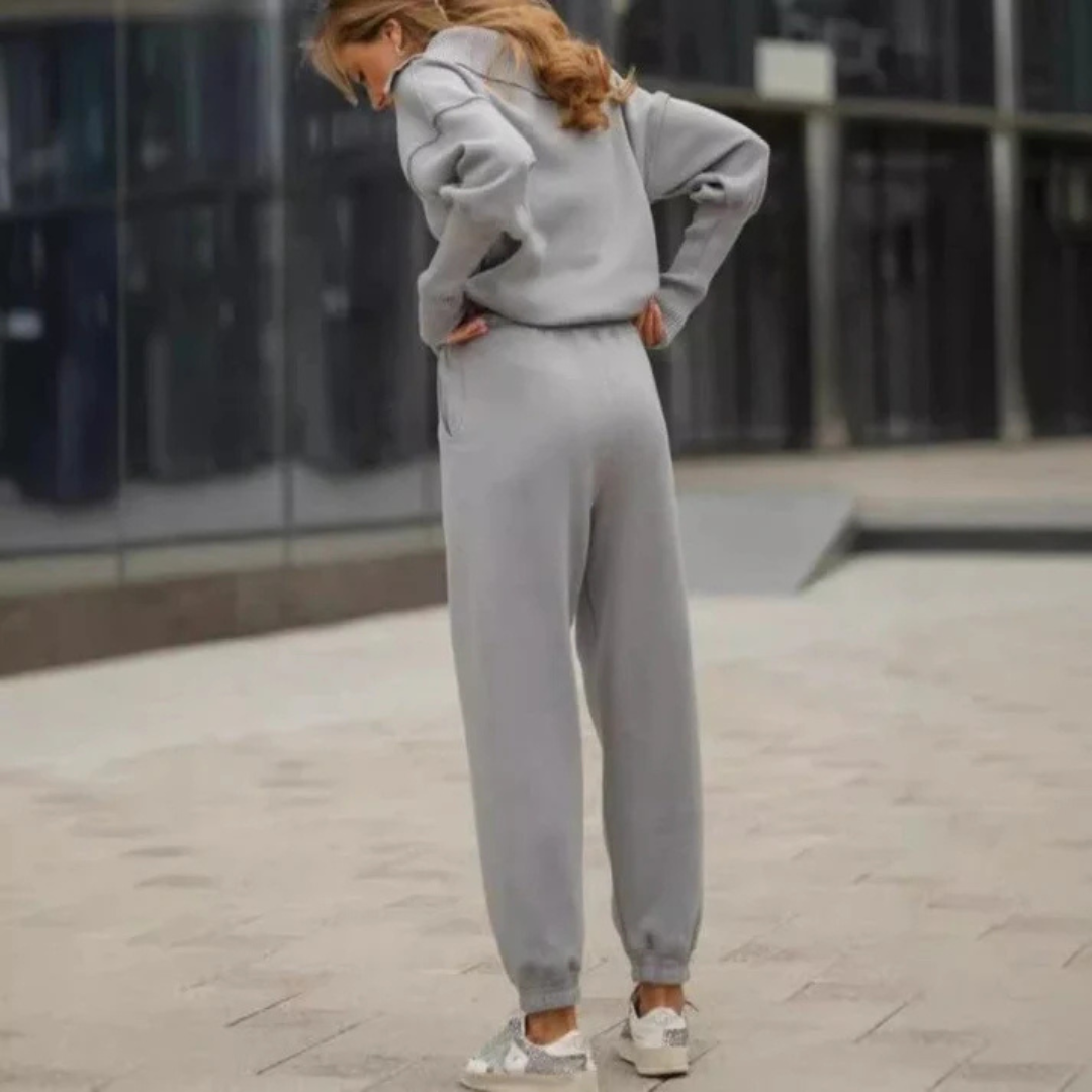 Women's 2-Piece Sports Set with Jersey and Sports Pants