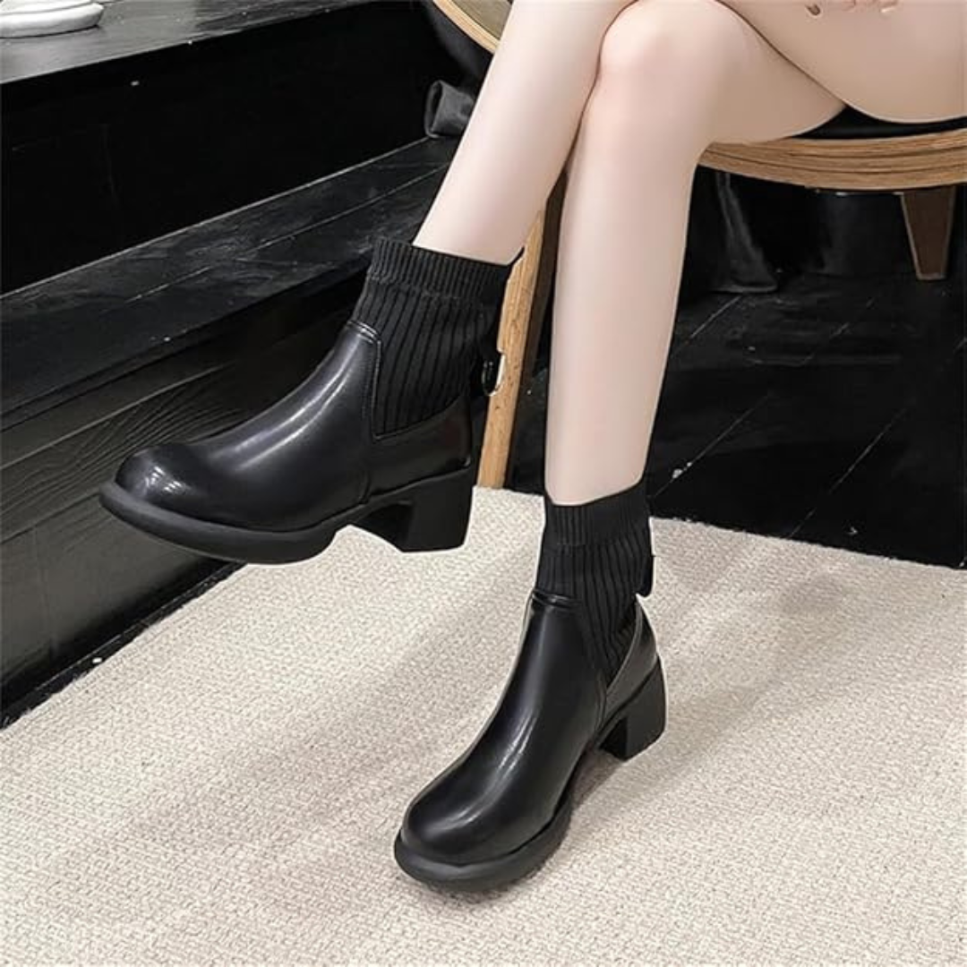 Women's short boots in soft leather with stretch fabric