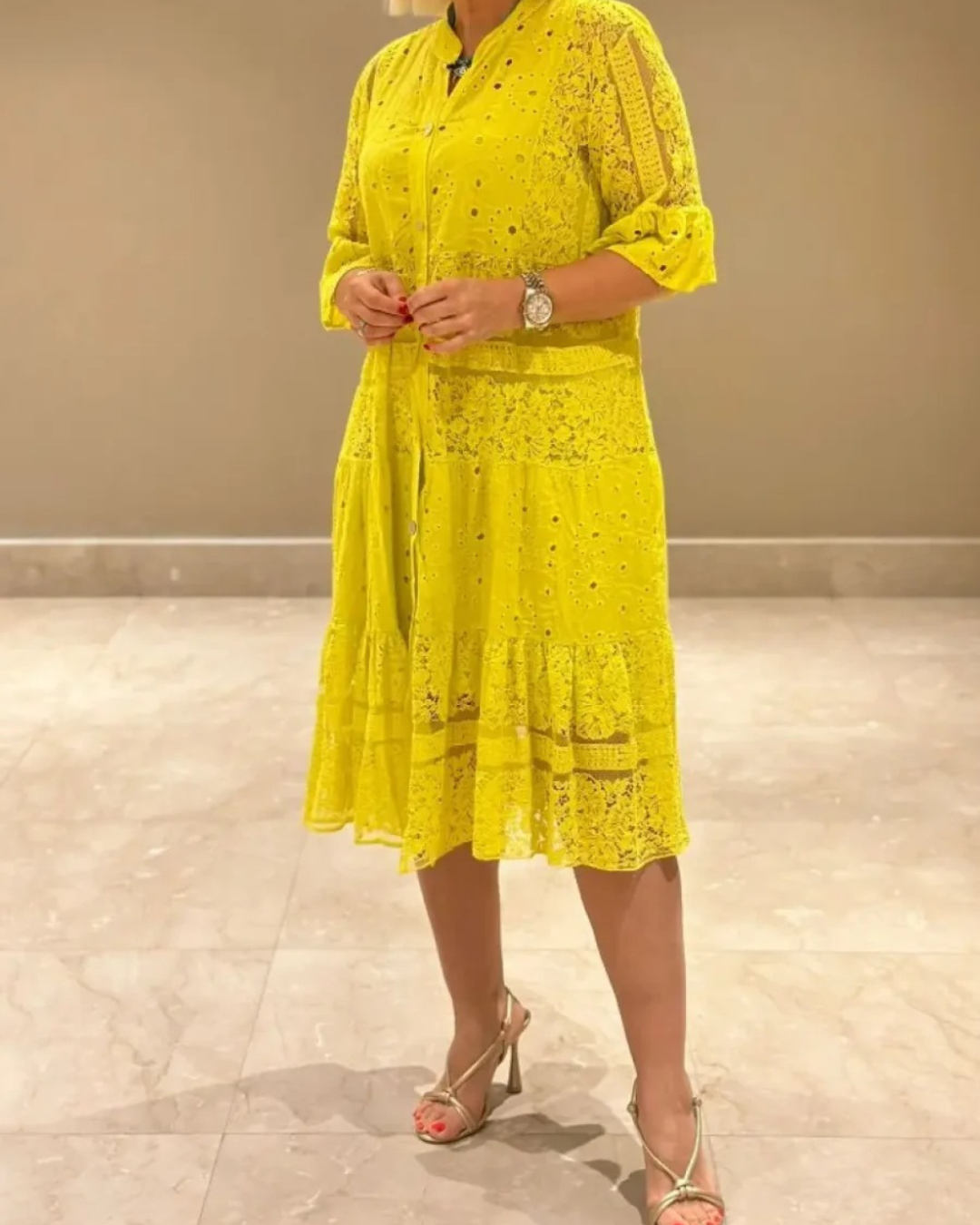 Lace dress with sleeves and front buttons
