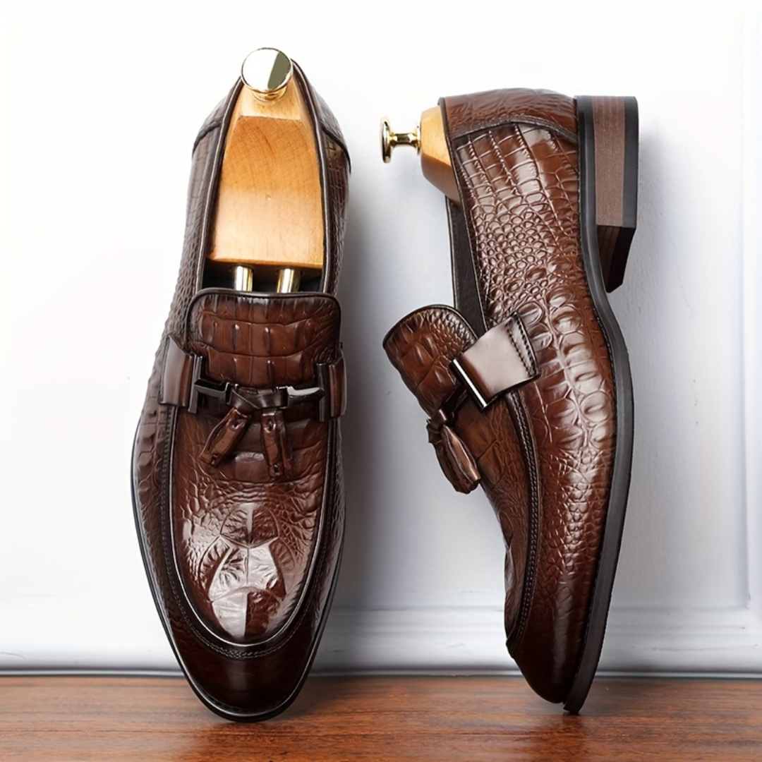 Ergonomic leather loafers with textured design for men