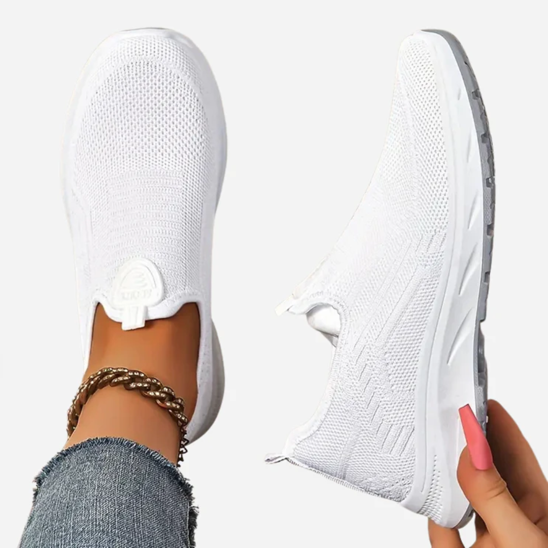 Breathable slip-on mesh shoes for women