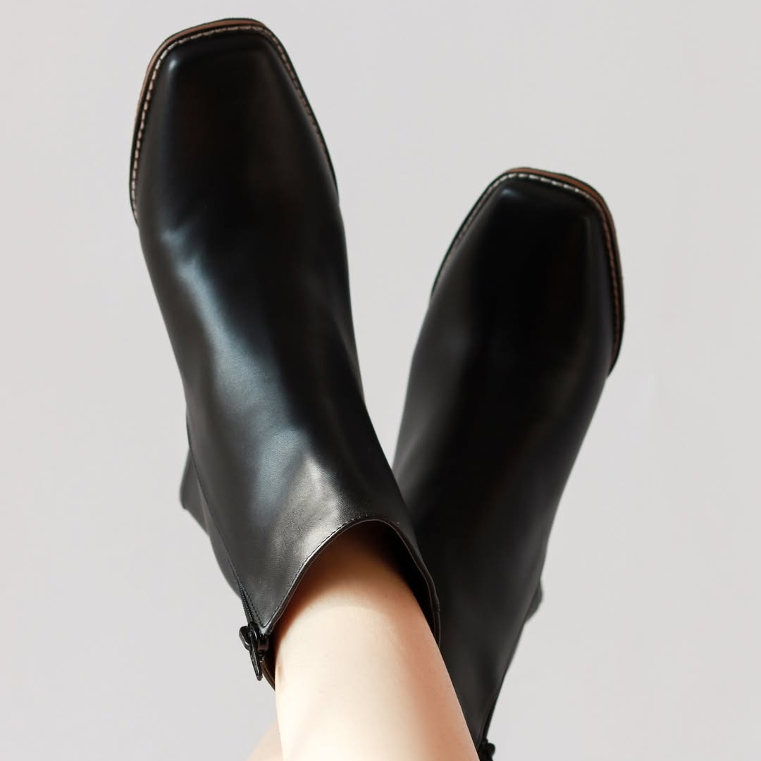 Women's ankle boots with an elegant finish and high heels