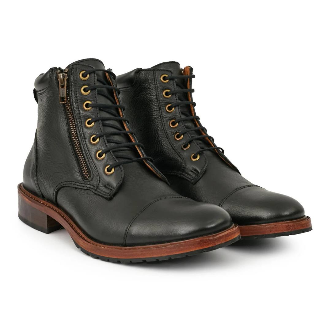 Vintage casual boots with adjustable fastening for men