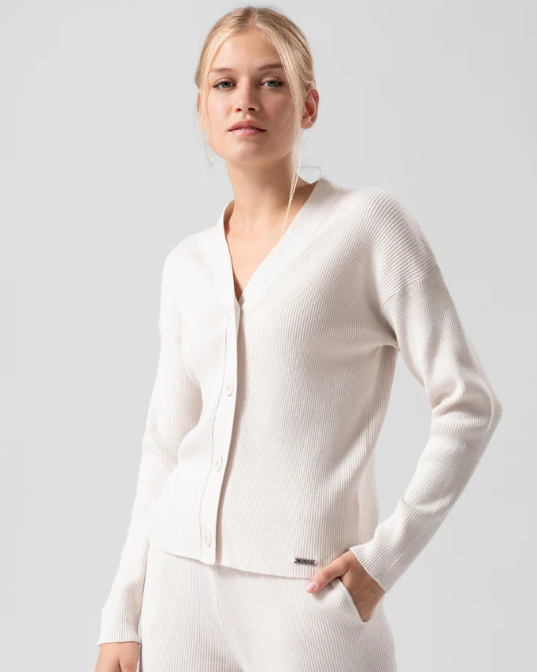 Two-Piece Ribbed Knit Cardigan and Pants Set for Style and Comfort