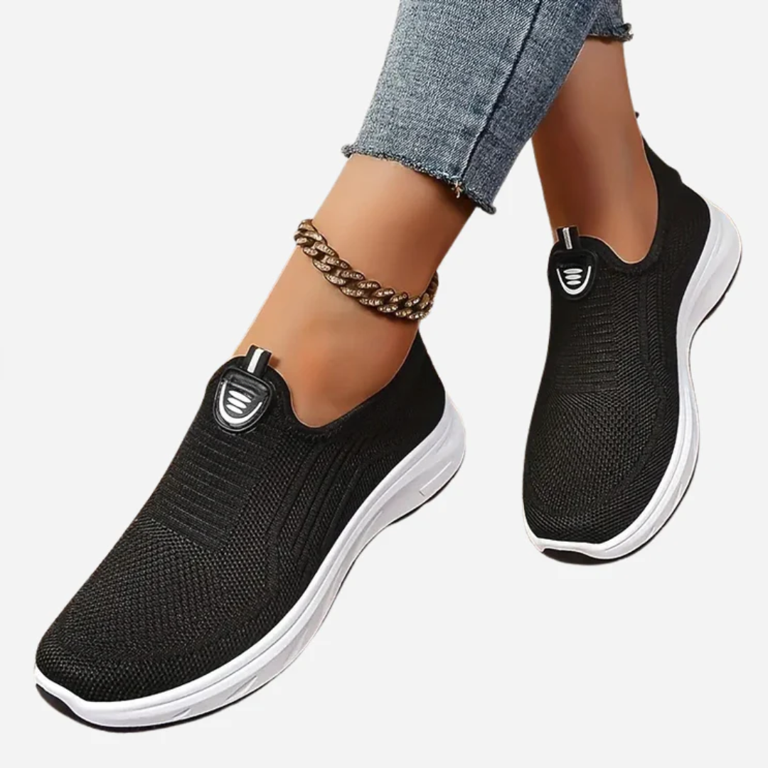 Breathable slip-on mesh shoes for women