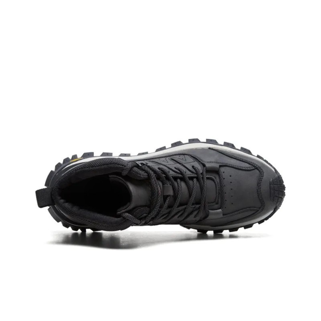 Men's hiking boots with ergonomic soles