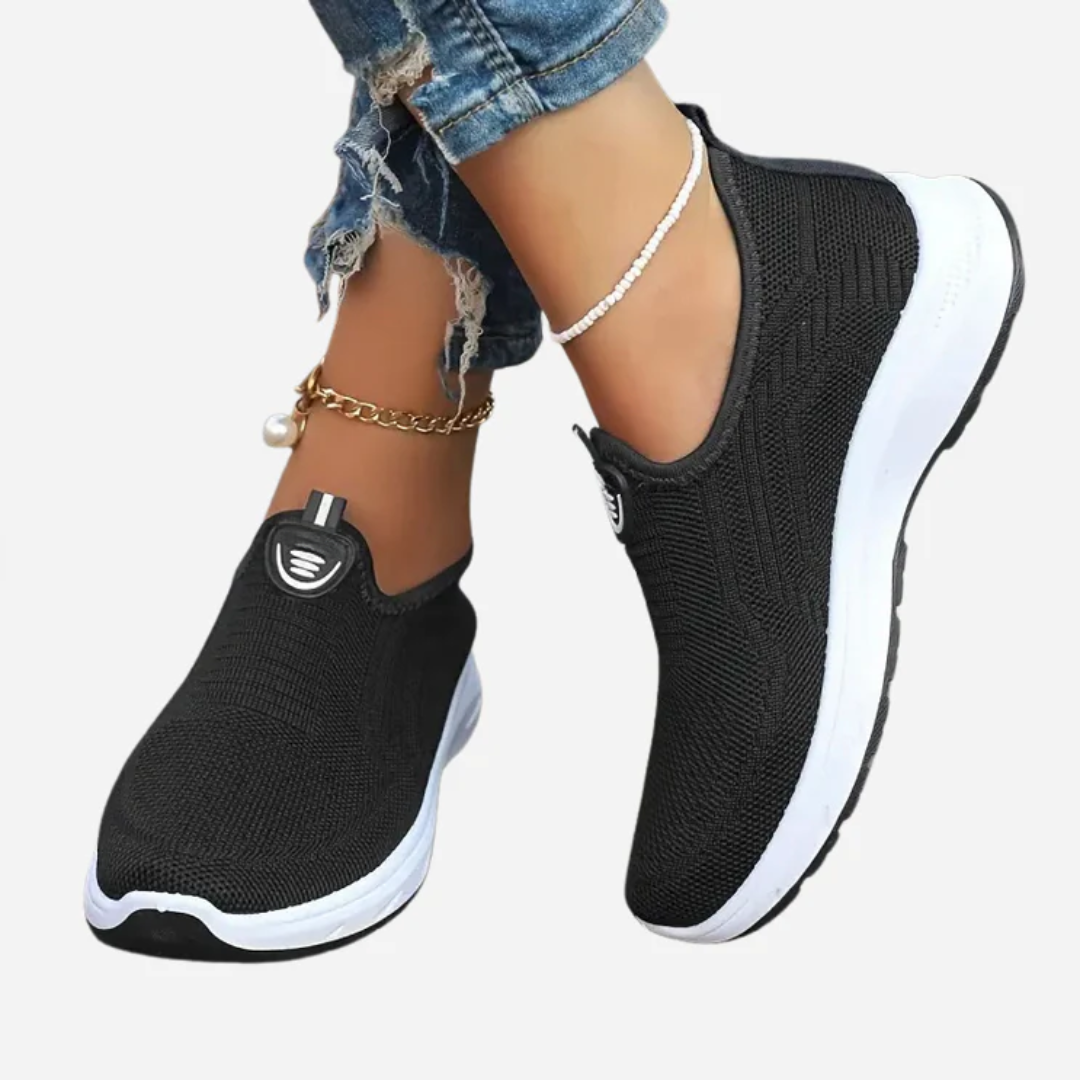 Breathable slip-on mesh shoes for women