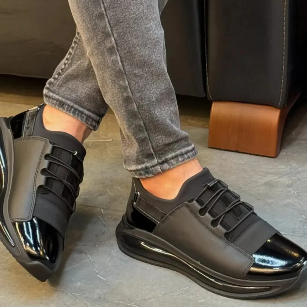 Monochrome Leather Shoes: Urban Style and Premium Comfort