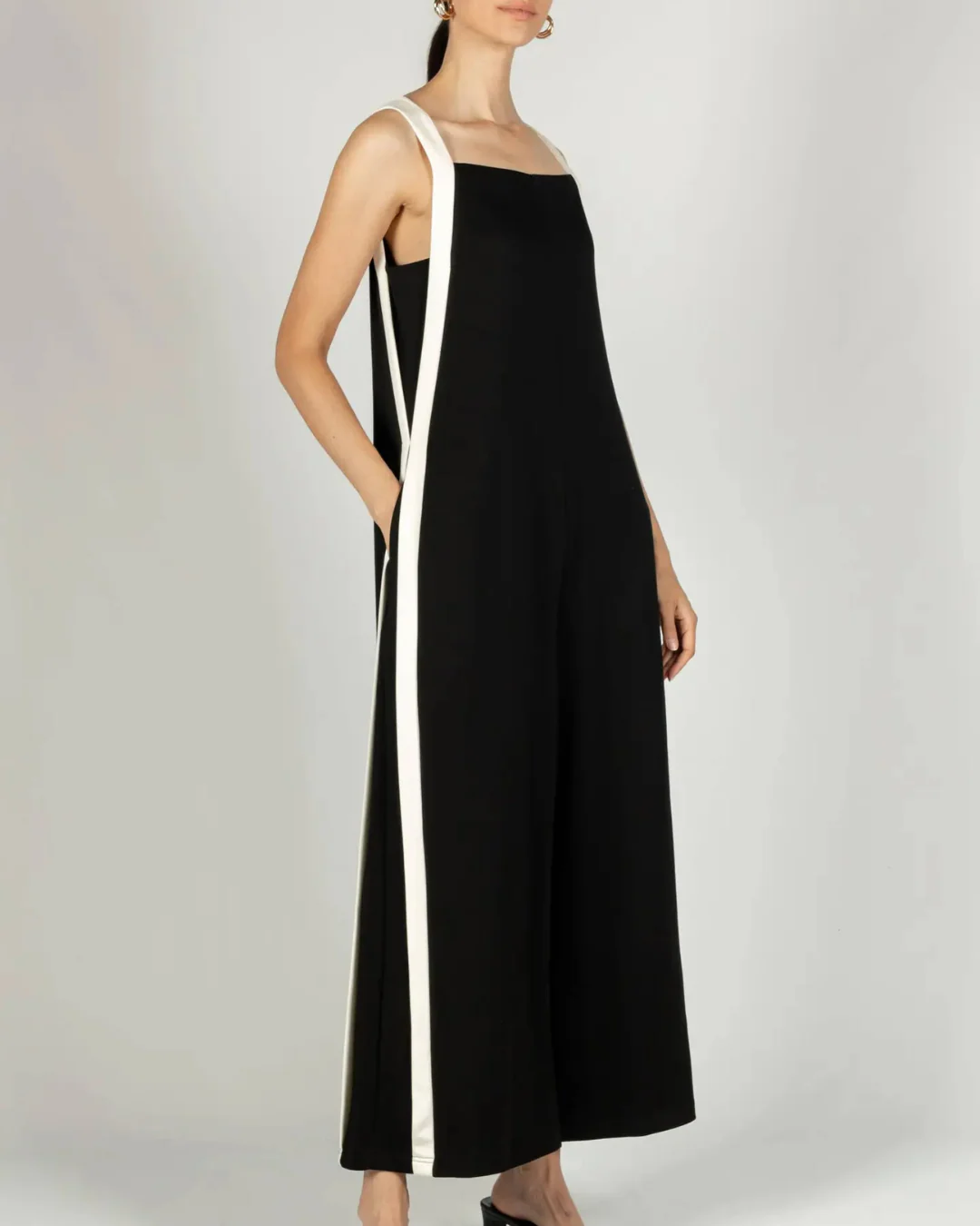 Elegant Jumpsuit with Fringe and Side Pockets
